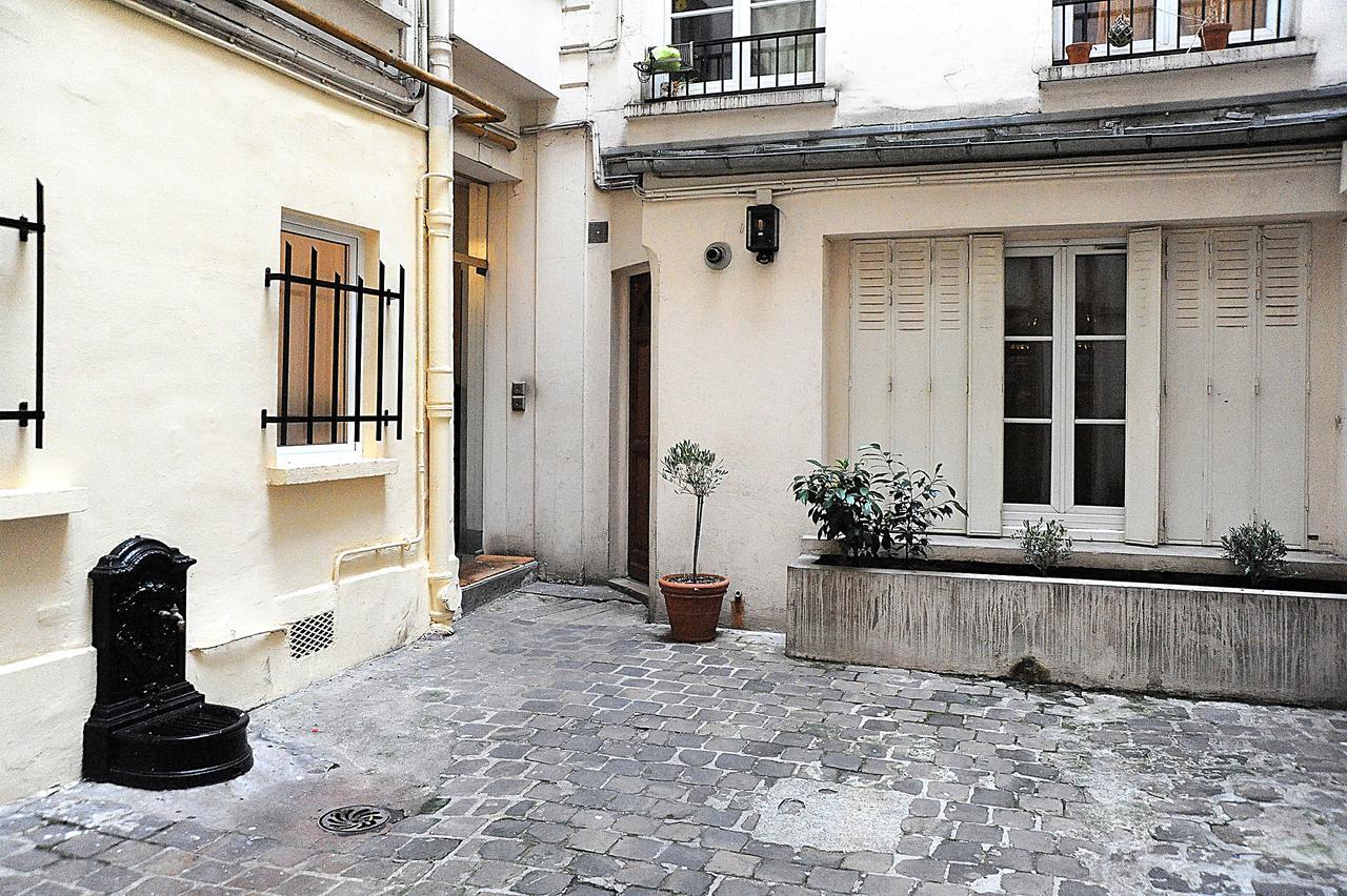 Beautiful Apartment In Historical Marais Párizs Kültér fotó